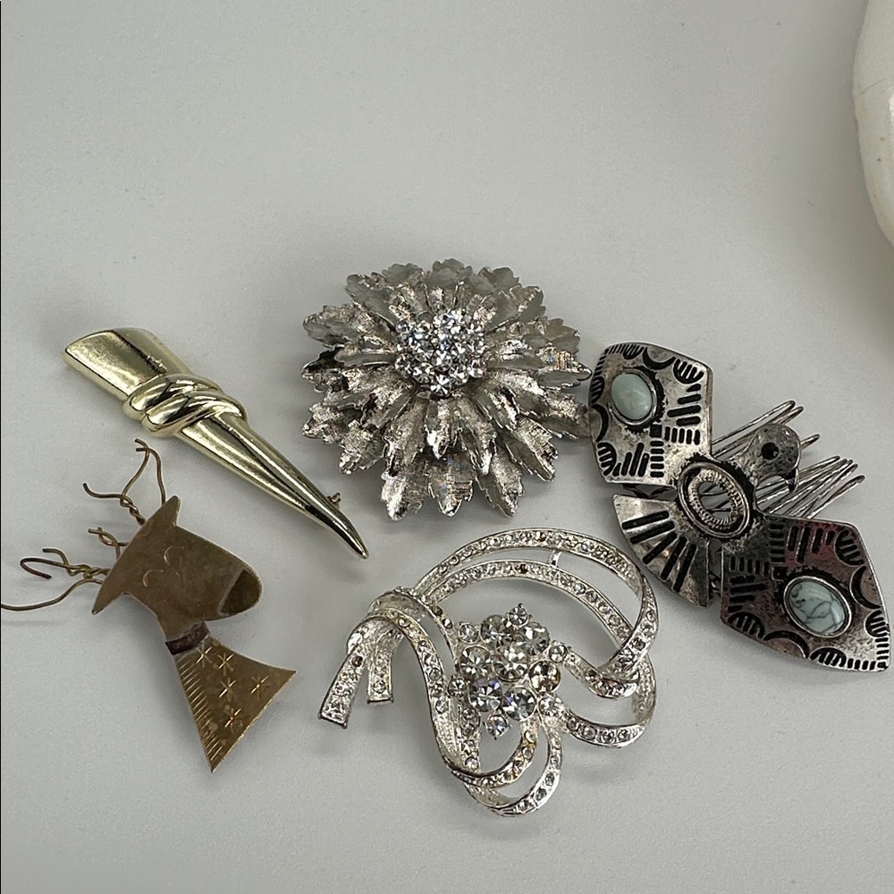 Lot of craft and repair Floral Brooch Pin with Rhinestone Accent